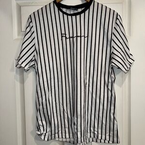 SHEIN Men’s tee shirt. Size medium. EUC.